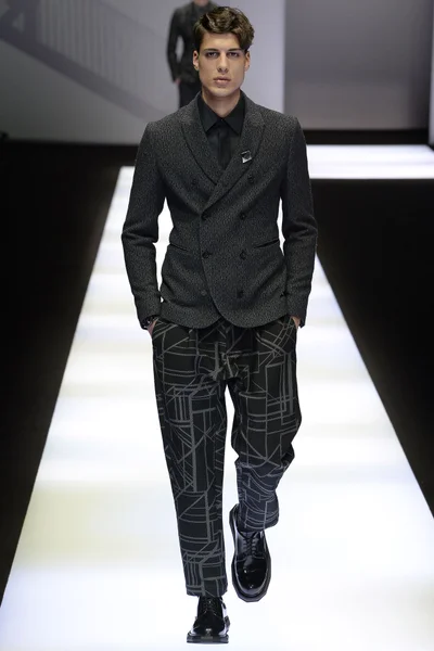 Look 8